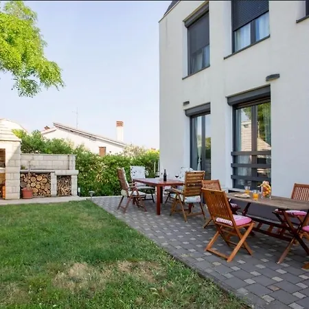 Karlo In Stinjan * Pula