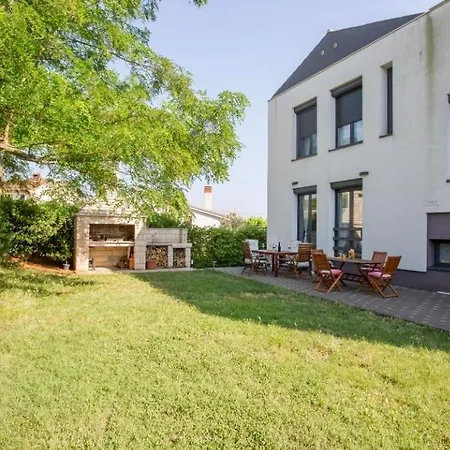 Apartment Karlo In Stinjan *