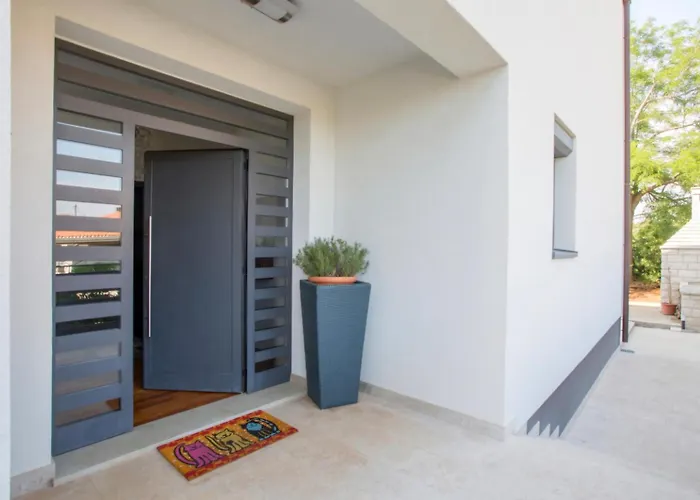 Karlo In Stinjan * Pula